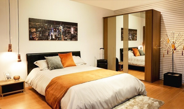 Hạn chế gương chiếu thẳng vào giường ngủ