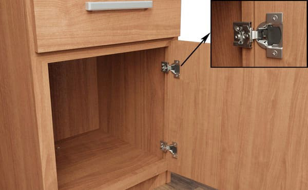 Cánh tủ quần áo bị xệ do bản lề kém chất lượng