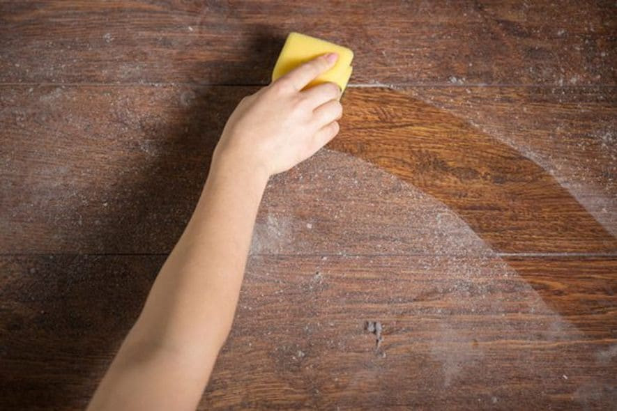 Vệ sinh tủ ngăn ngừa nấm mốc phát triển