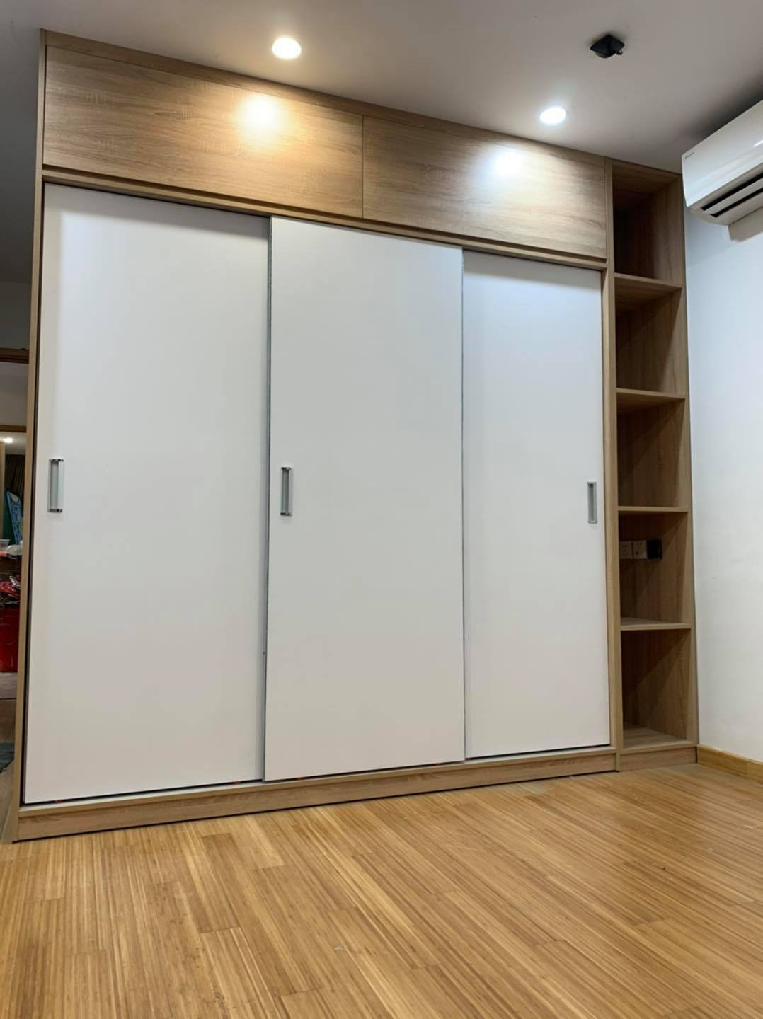 Tủ âm tường cánh lùa (trượt)