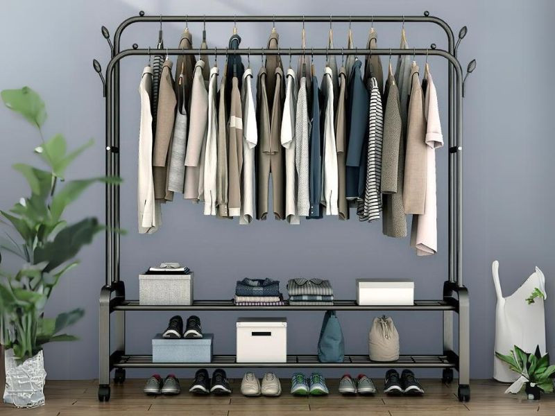 Treo đồ đúng cách giúp tủ bớt bừa bộn hơn