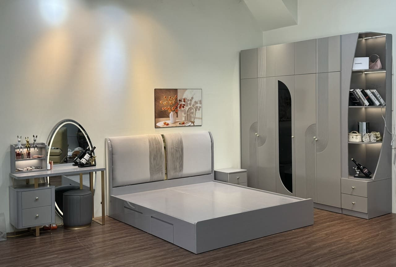 Phòng ngủ 30m2 kết hợp bàn trang điểm và tủ quần áo lớn