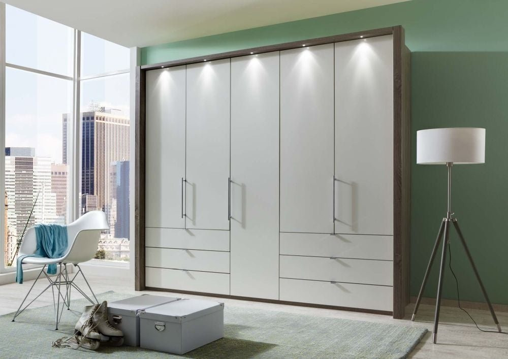  Tủ quần áo 5 cánh hướng đến người dùng có yêu cầu cao về không gian lưu trữ 